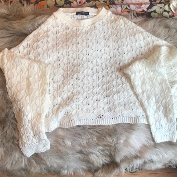 Sweater and Shorts Set - Picture 2 of 3